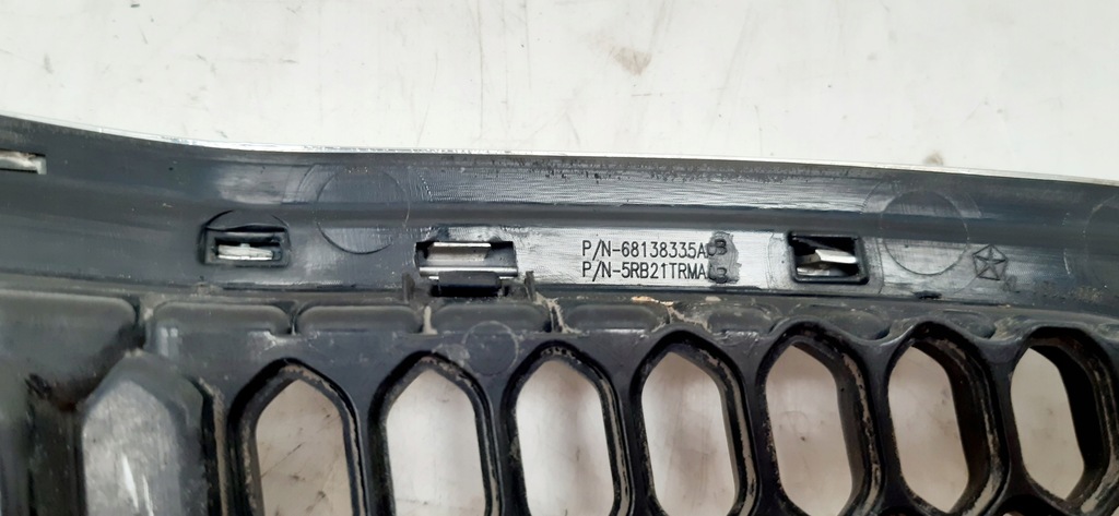 фото №8, Jeep cherokee kl решітка капот nr. 1 68138335