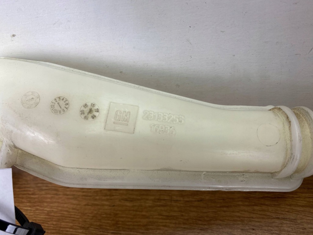 Купить Трубка заливной омывателя  chevrolet camaro 2016+