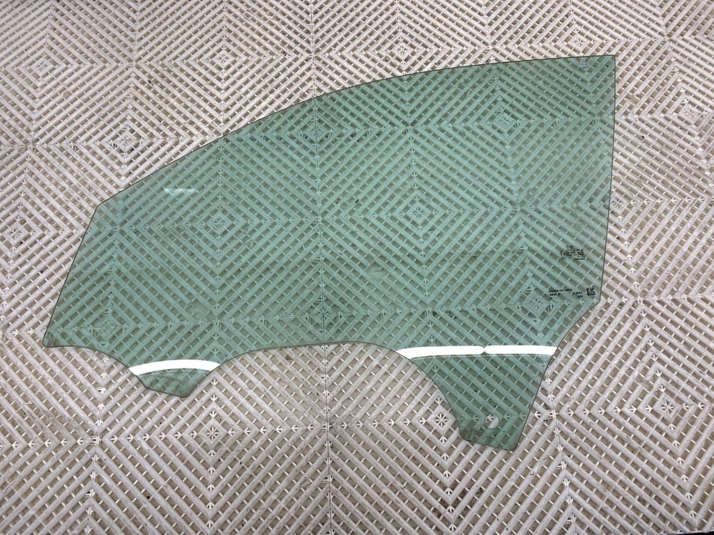 фото №1, Стекло левый перед audi q8 suv 4m8845201