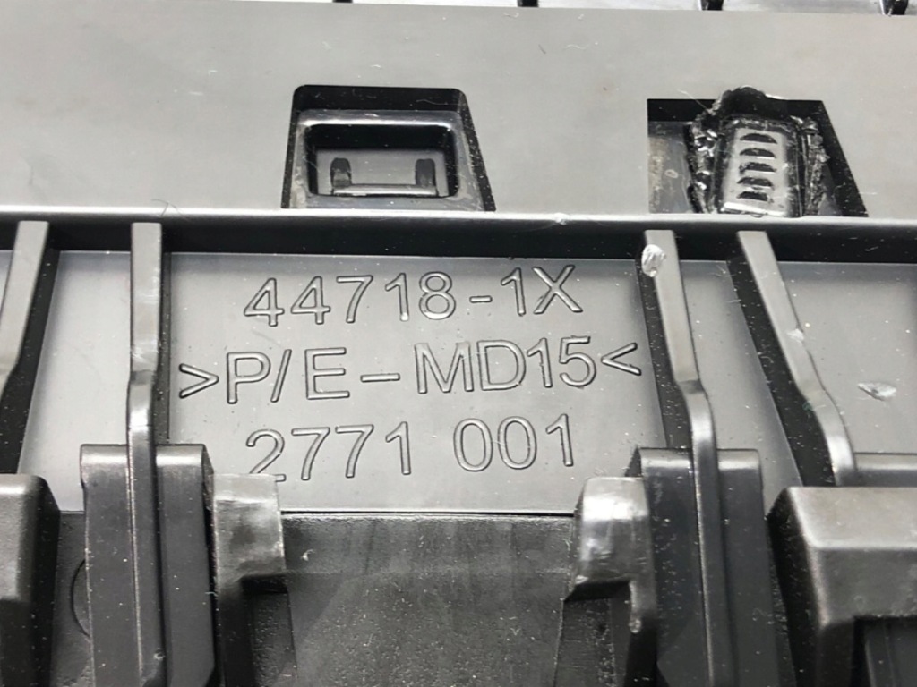 фото №8, Накладки dekor peugeot 208 i 9672848677 44718-1x