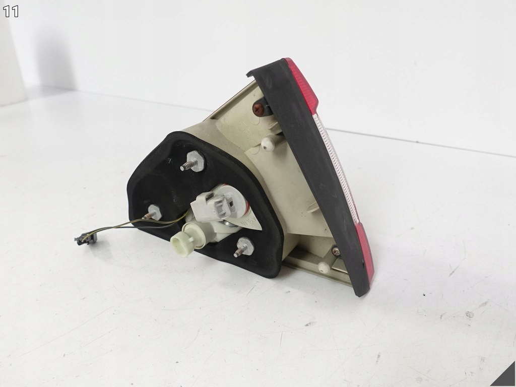 фото №12, Maserati granturismo m145 07-19 лампа w крышка багажника левая задняя 231567