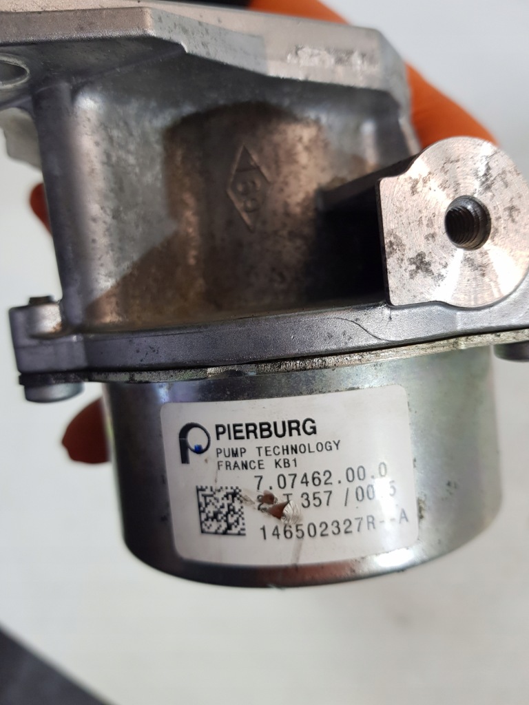 Насос вакуум 146502327r renault nissan dacia 1.5 dci Зі Шроту