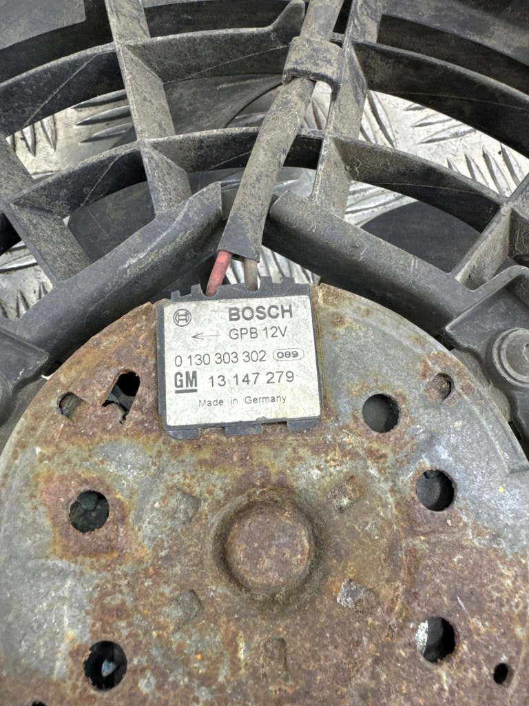 Opel astra h 2005 накладка вентилятора радиатора с Разборки