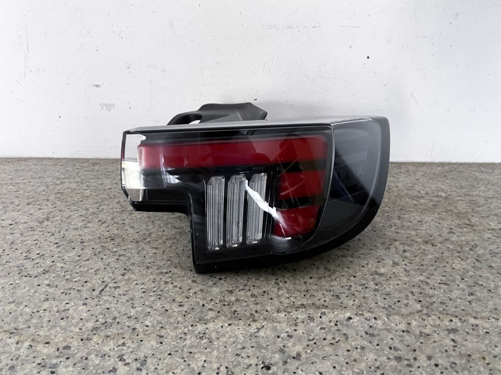 Купити Фара правий правий задній opel mokka 2 b 2020- led 9861639080