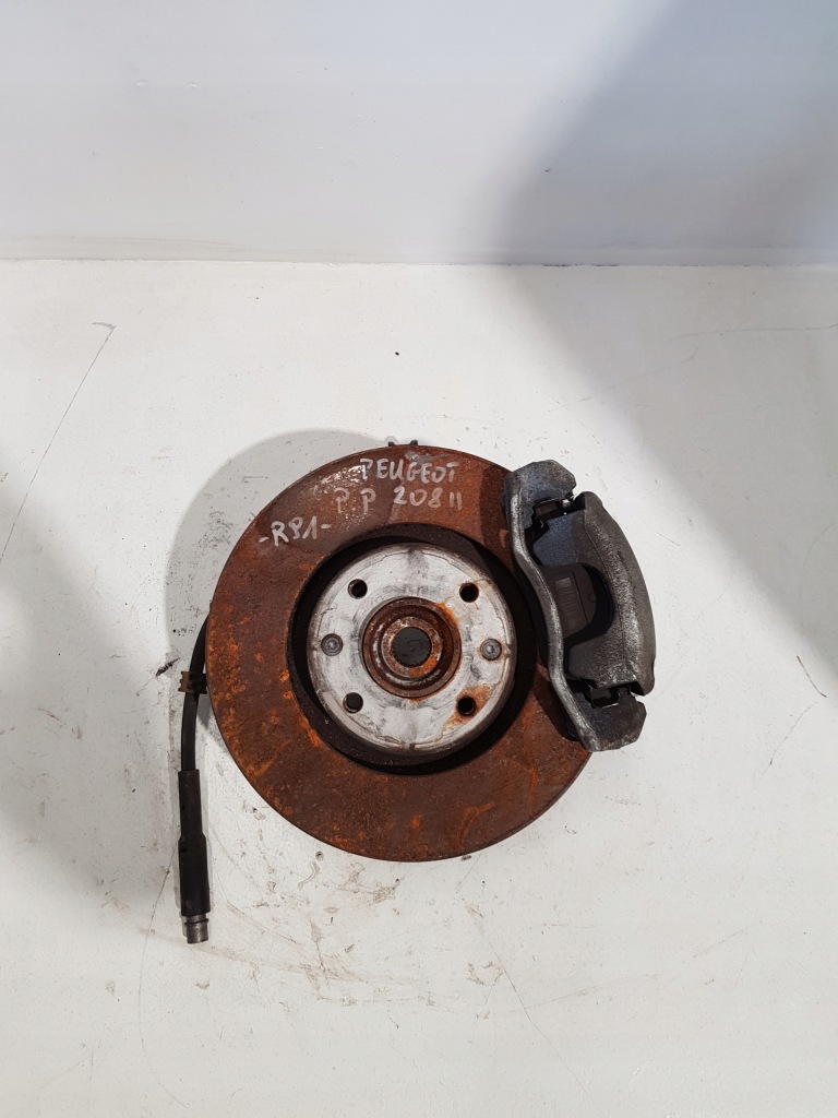 фото №1, Поворотний кулак ступиця супорт правий перед 9824176680 peugeot 208 ii