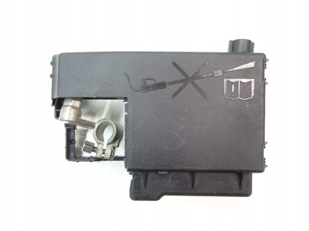 фото №1, Opel insignia a корпус коробка предохранителей клемма плюсовая