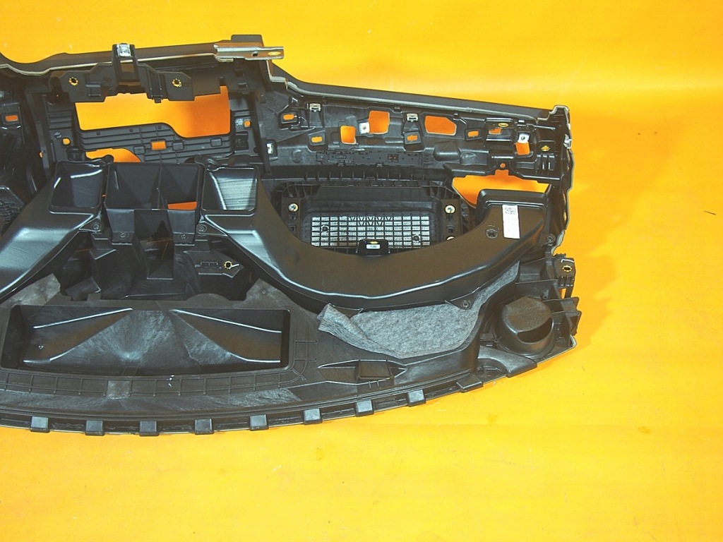 фото №11, Audi q3 83a sb 18km приборная панель приборная консоль оригинал 83b857001