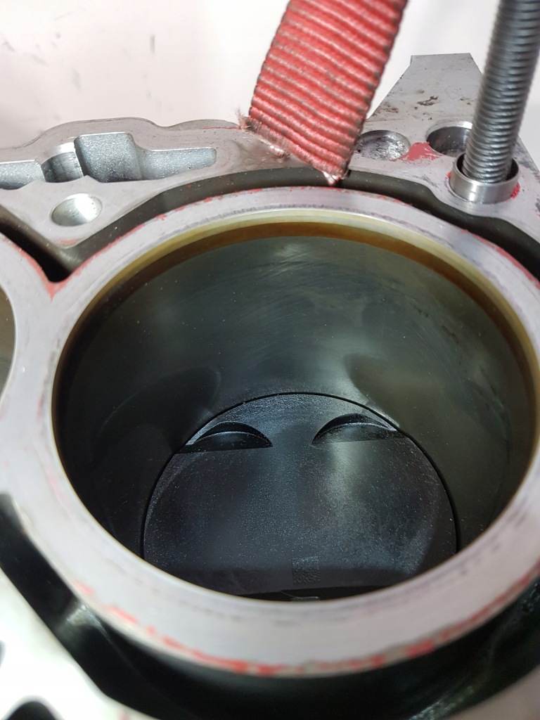 Низ  двигуна комплектний  audi a1 skoda fabia 3 1.0 tsi t dkl Оригінал