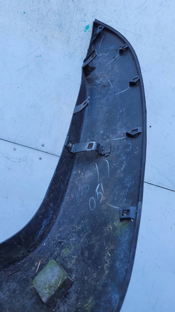 Купити Toyota tacoma молдинг крила передній права перед