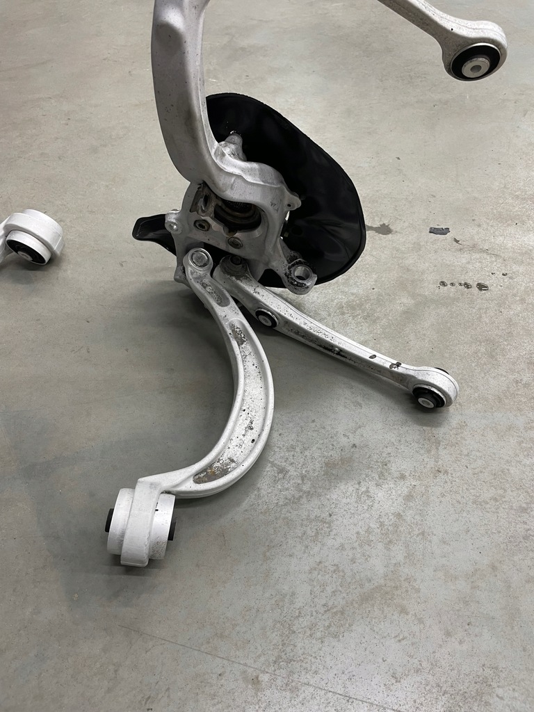 фото №5, Поворотний кулак комплектна a6 c7 лівий перед важіль важелі оригінал