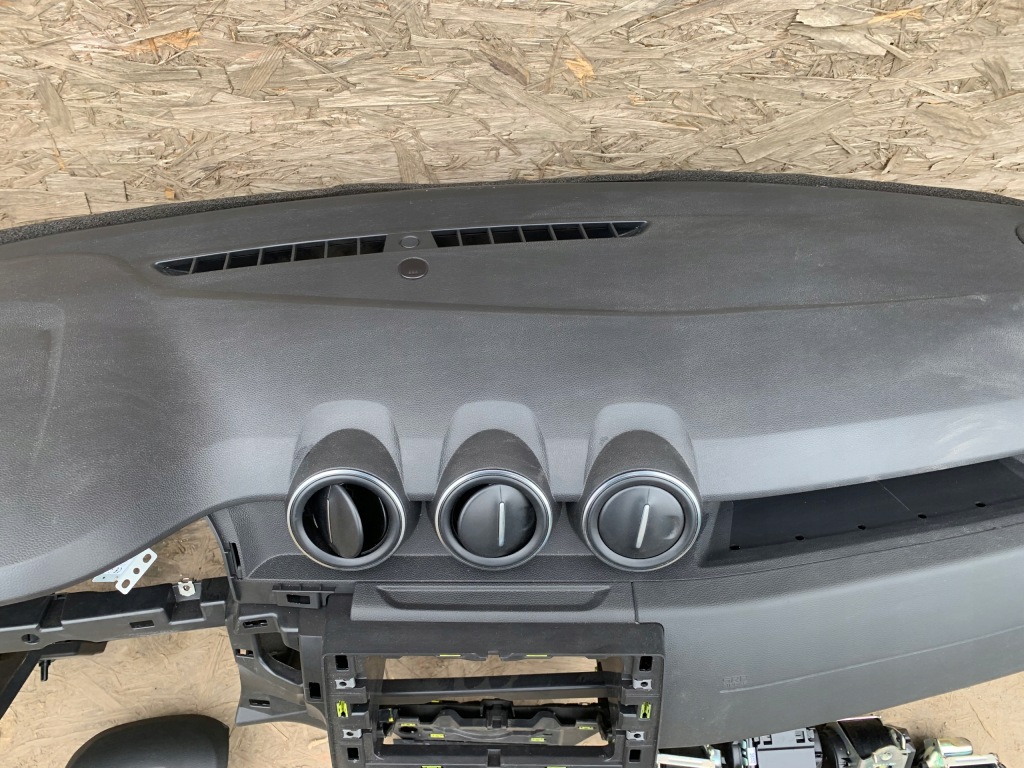 фото №3, Приборная панель консоль подушка безопасности ремни orginał dacia duster ii