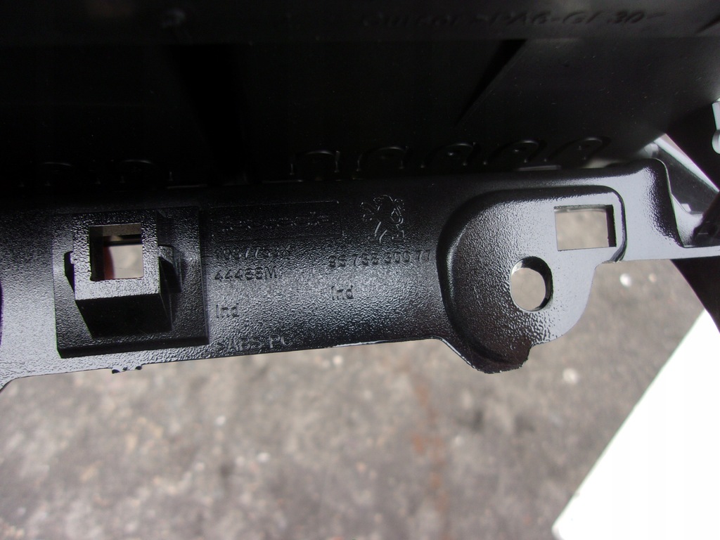 фото №2, Peugeot 208 i рамка радио