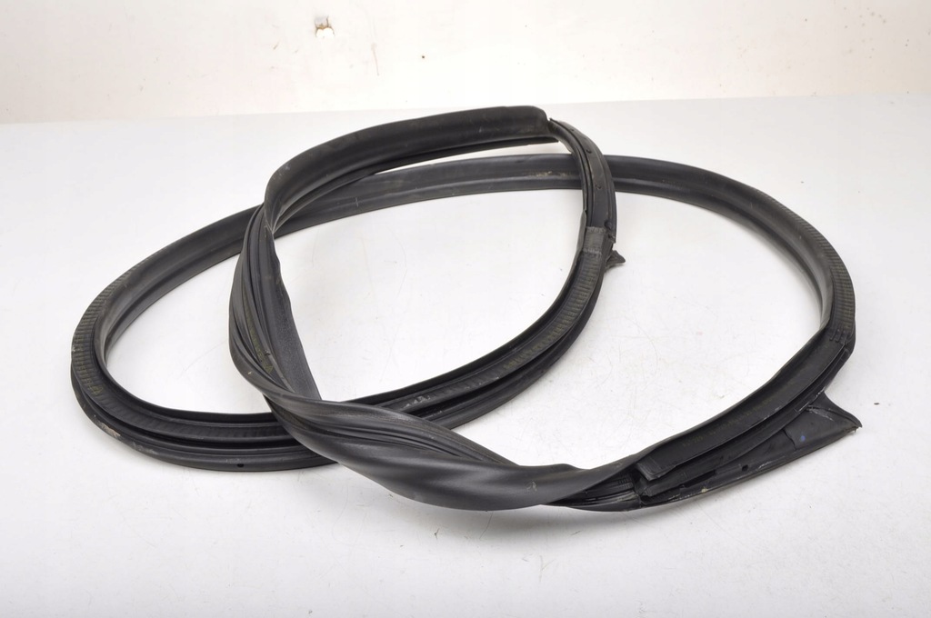 фото №6, Porsche 718 cayman 982 прокладка дверь правая 99102547600