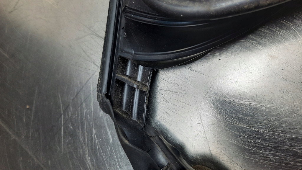 фото №12, Прокладка двері лівий задня 30762368 volvo xc60 08-17r