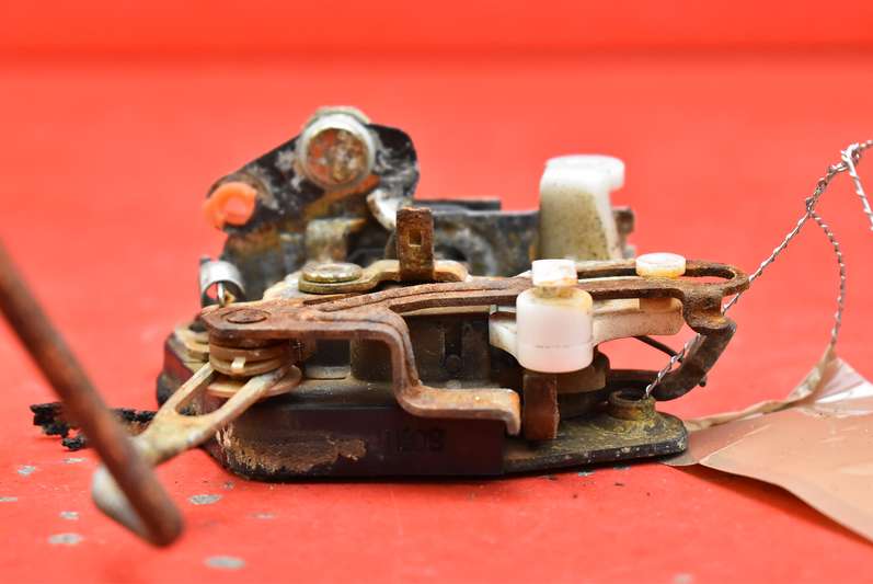 фото №1, Замок дверь правый перед передний eu kia magentis 1 i 01-03