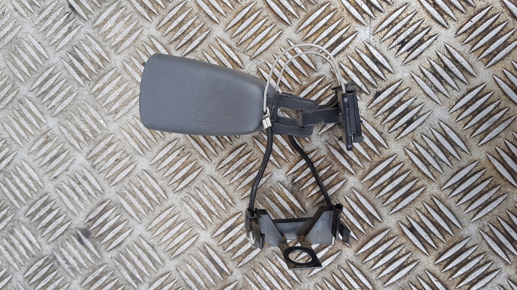 фото №2, Кліпса ременів безпеки подвійний лівий задня s70