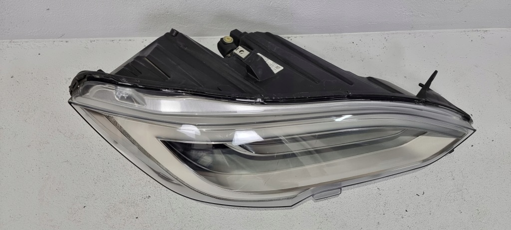 Фара правий перед передня tesla s рестайлінг  full led 16-20 в Україні