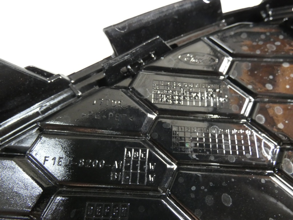 Решітка  решітка середня ford focus mk3 st-line рестайлінг Недорого