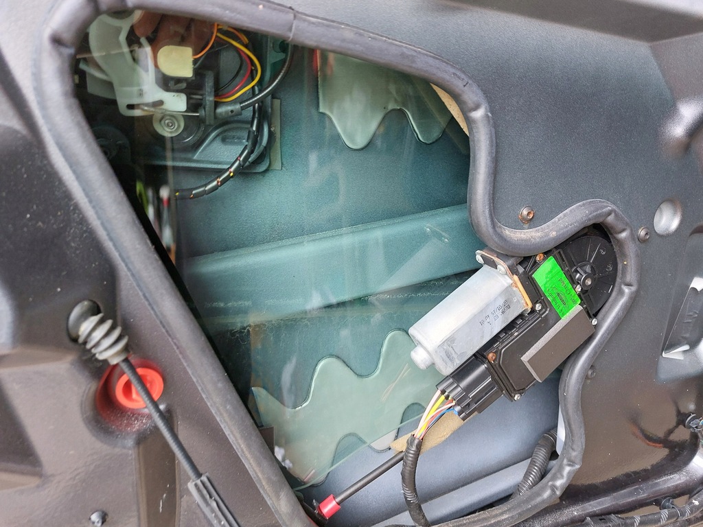 фото №10, Дверь левая полный aston martin vantage 16r meteorite silver