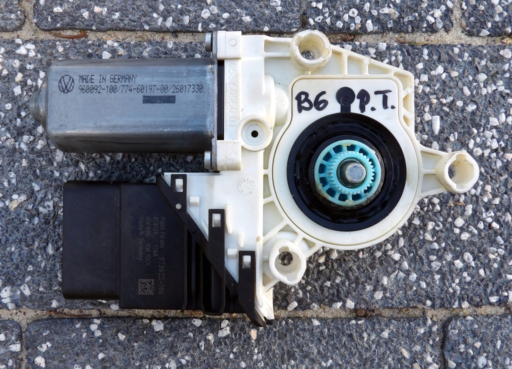 фото №1, Passat b6 2.0 fsi моторчик скло правий задня