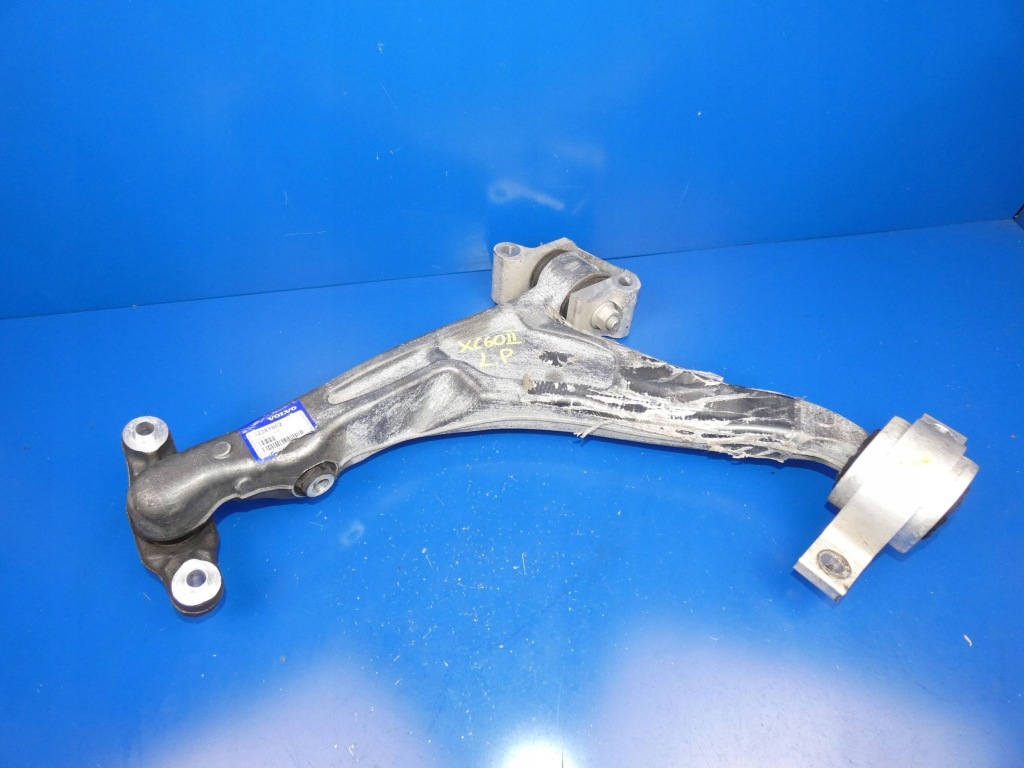 фото №1, Volvo xc60 ii рычаг левый перед передний