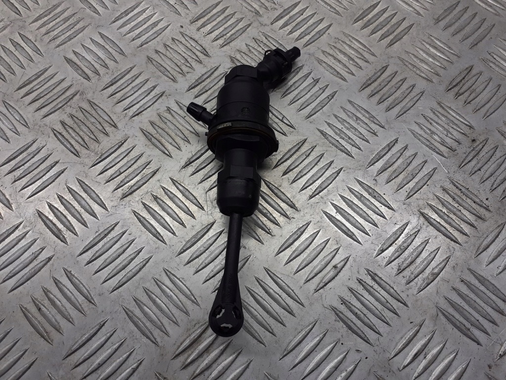 фото №1, Помпа сцепления nissan micra k12 1.2 30610-ax710