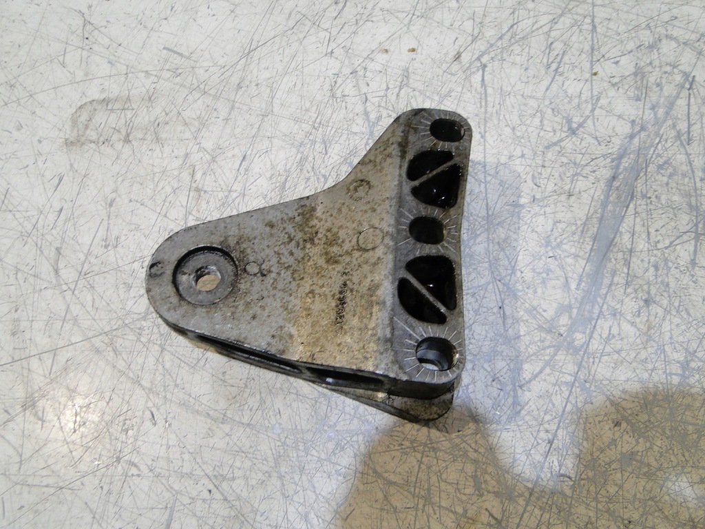 фото №6, Audi a2 1,4b 16v aua кронштейн кронштейн двигуна права 8z0199185m