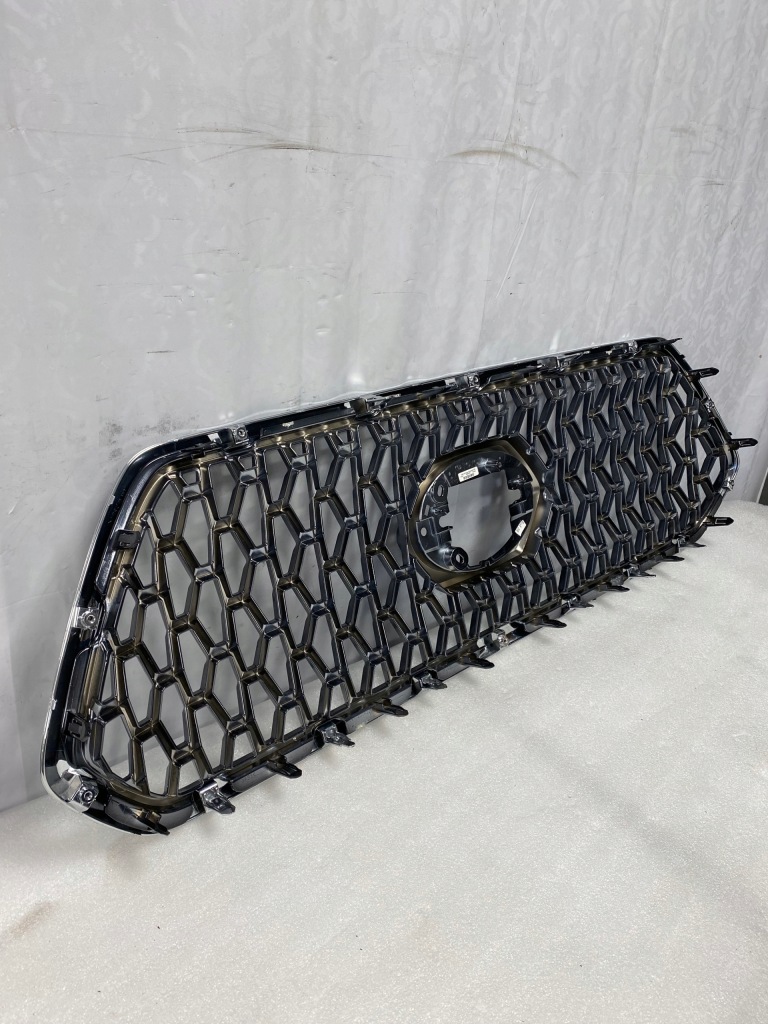 Купити Решітка радіатора решітка  бампера перед toyota tacoma 17-23