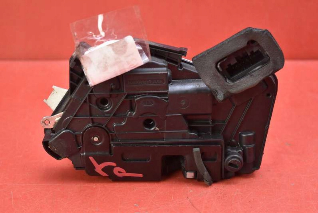 фото №1, Замок двері правий задня задній 5e0839016 skoda rapid hb 12-17