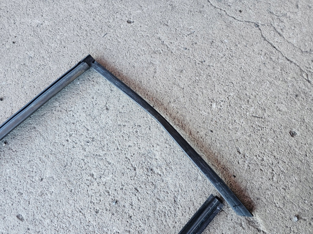 Peugeot rifter 21r прокладка стекло дверь раздвижных правая задняя 9818017380 Доставка