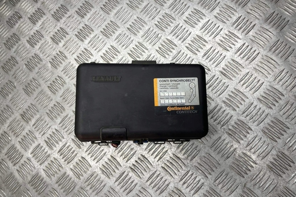Коробка предохранителей renault laguna 2 bg0/1_ 8200674197 2.2l дизель Киев