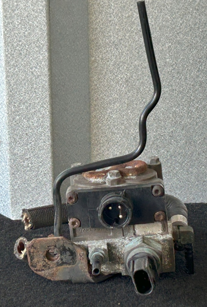 Купить Клапан электромагнитный системы охлаждение mercedes actros mp4 a9605503255