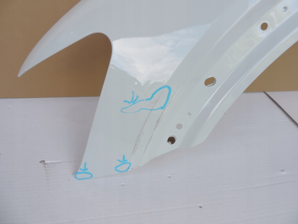 Audi e-tron 4ke крило передній ліве Зі Шроту