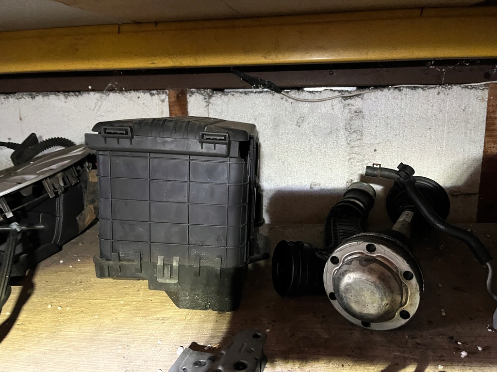 фото №1, Корпус акумулятор коробка vw scirocco оригінал основа