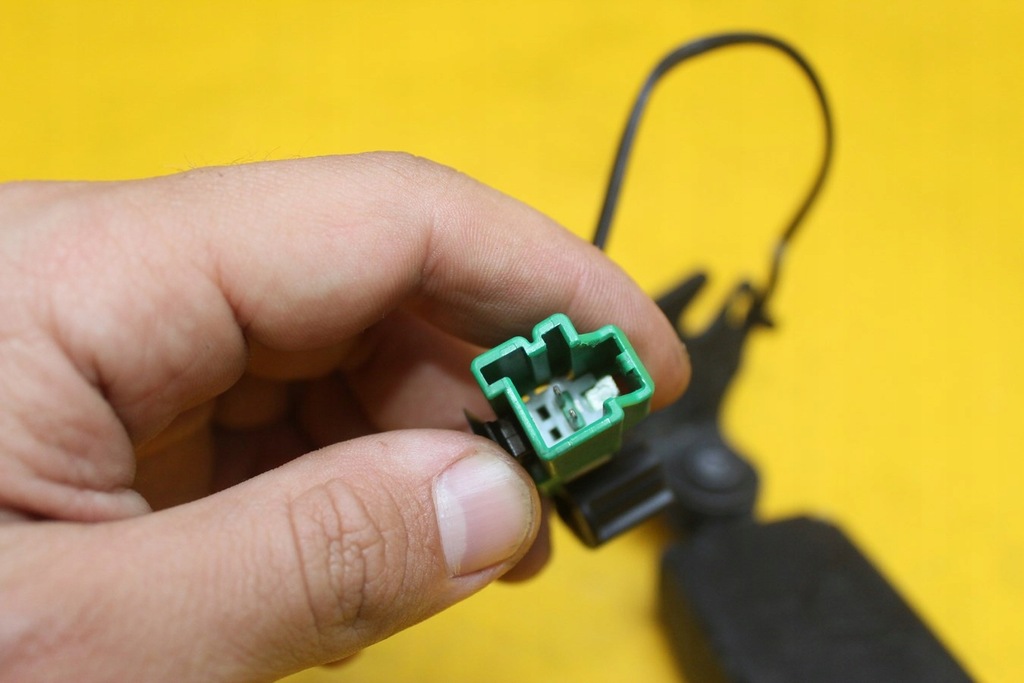 фото №4, Кліпса поперечина задня jaguar xf ii x260