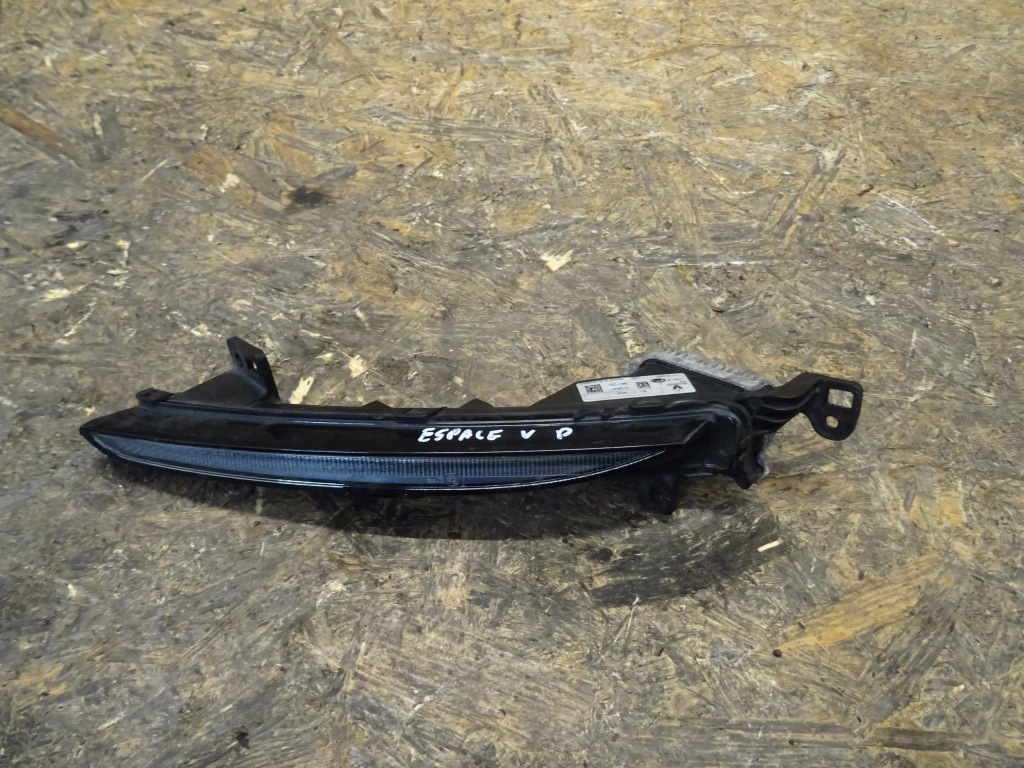 Купити Правий поворотник лампа led drl renault espace v рестайлінг