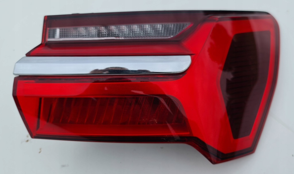 фото №1, Audi a6 c8 лампа права задня led sedan 4k5