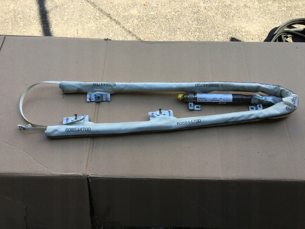 фото №1, Подушка шторка безпеки права 5j6880742a fabia ii oryg