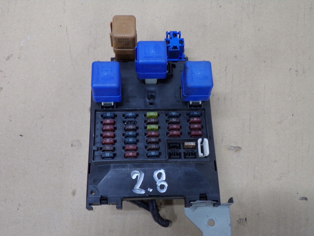 фото №2, Patrol коробка предохранителей gr y61 2,8 tdi