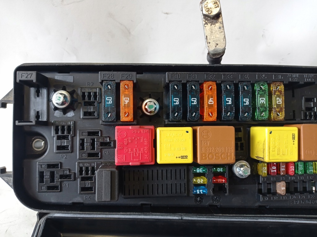 фото №14, Коробка предохранителей vectra c 2.2 16v 13112921