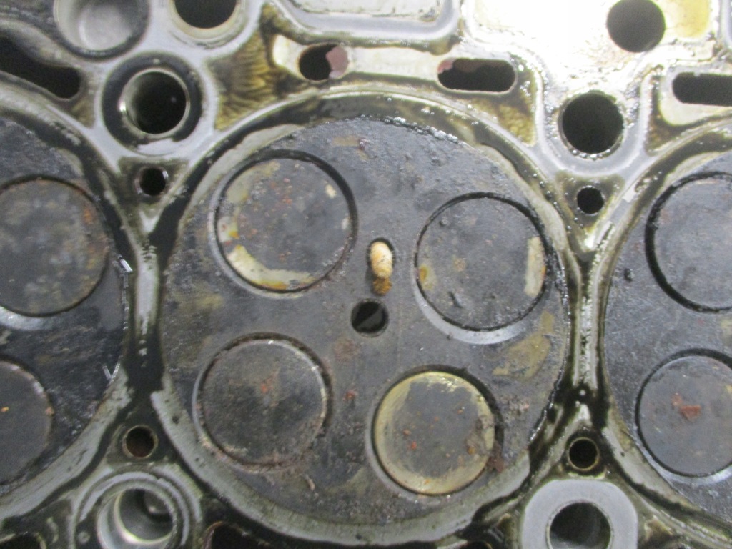 фото №9, Головка комплектна вали seat toledo iv 1.6 tdi 03l103373a 03l103286a