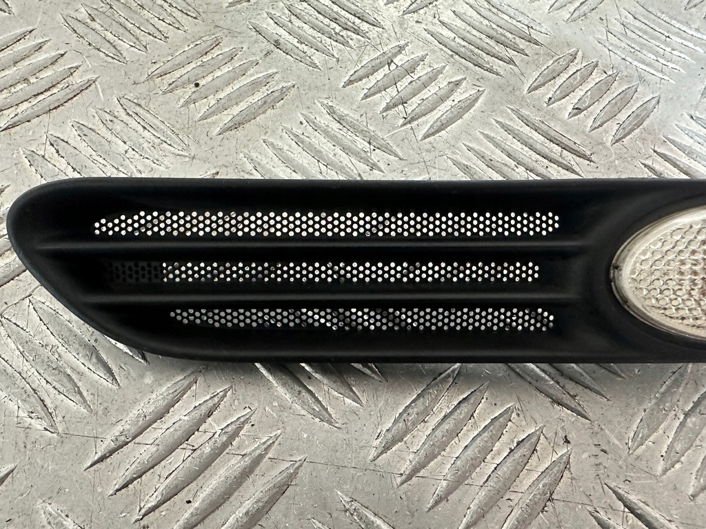 фото №5, Mini cooper r50 решітка поворотник крила правий білий 1503561