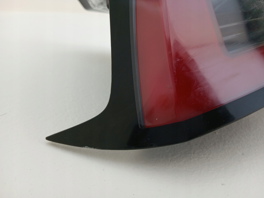 Tesla model y 3 lift 2021- лампа задняя левая левый задняя 1502086-99-d с Разборки