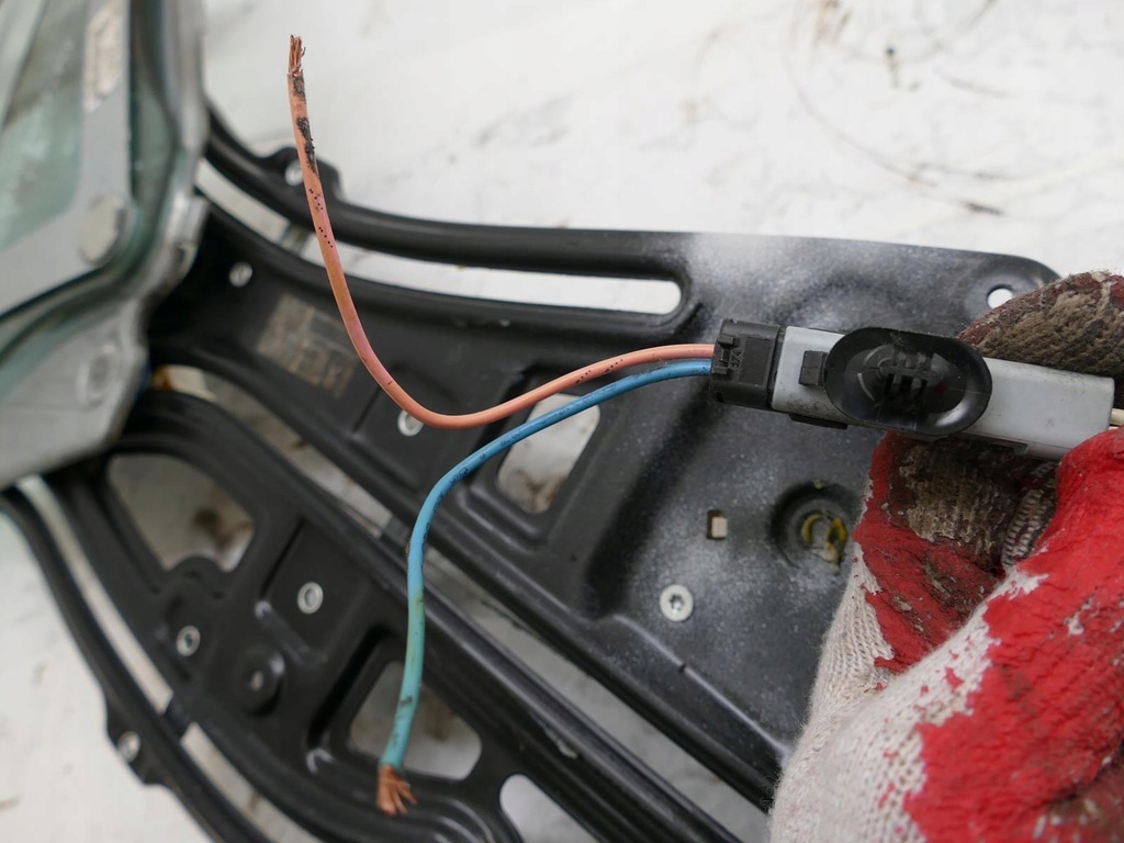 фото №9, Peugeot 207 cc подъемник стекло правый задняя стекло