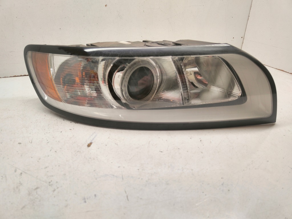фото №1, Volvo s40 v50 zw лампа правый перед 31265695