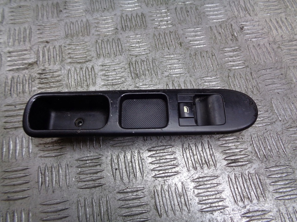 фото №1, Панель стекло правый перед peugeot 307 96351625xt