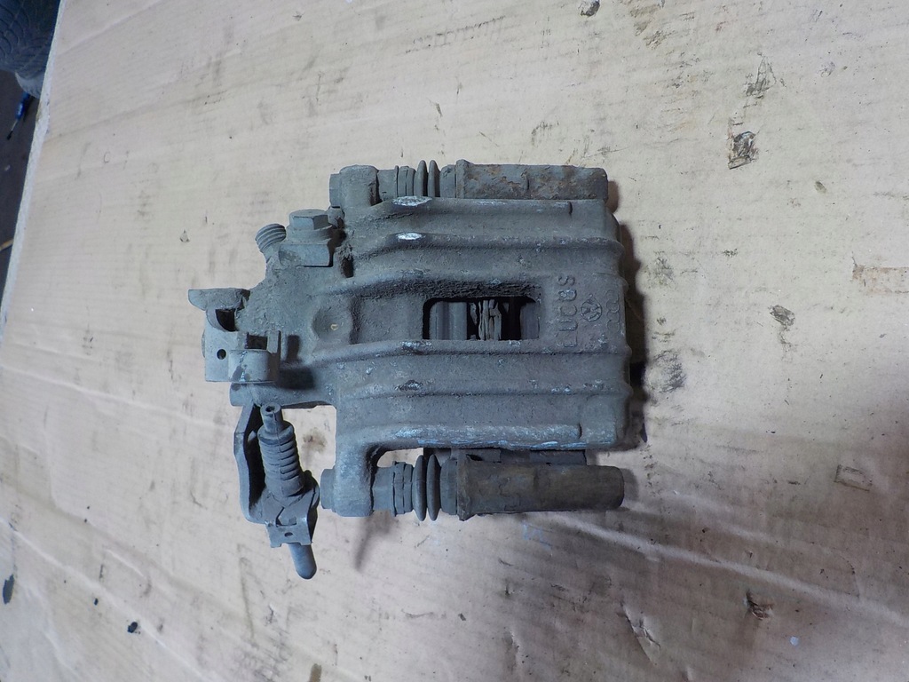 фото №3, Roomster суппорт правый задняя