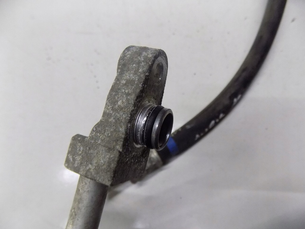 фото №5, Toyota auris i 5d 1.4 шланг кондиционера