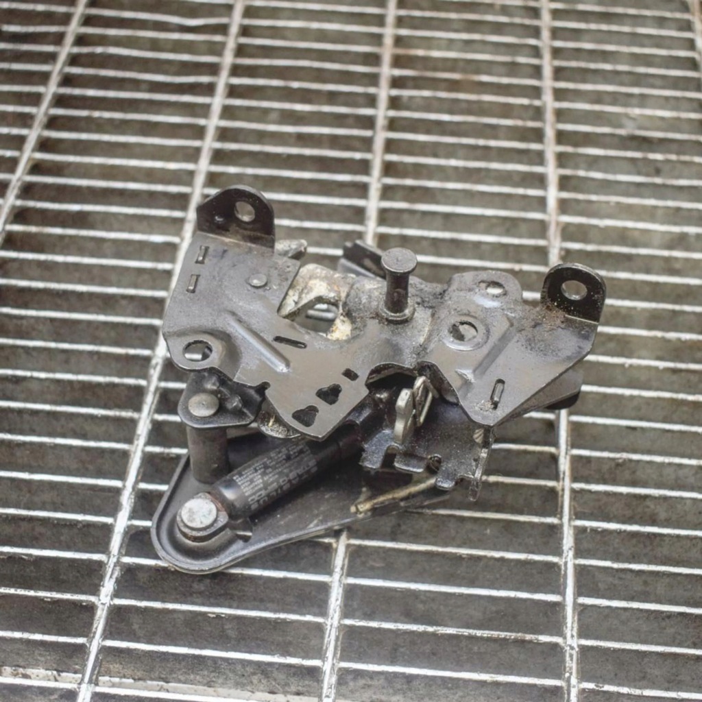 фото №5, Bmw 5 gt f07 2011 права сторона замок кришки передньої / капот двигуна