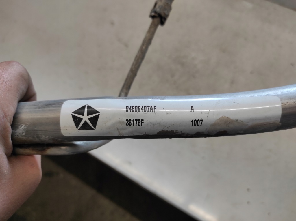 фото №4, Chrysler pacifica 03-07 4.0 труба заливной топлива 04809407af